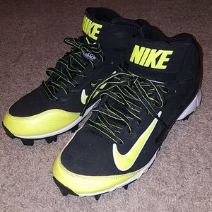 NIKE huarache high top cleats size 7.5